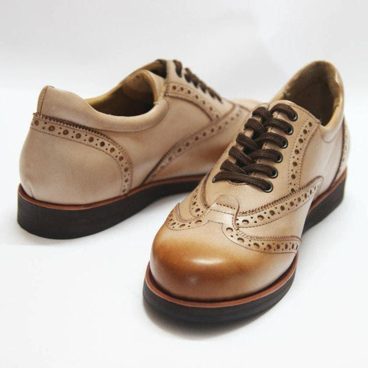 What is the difference between Derby Oxford and brogues?