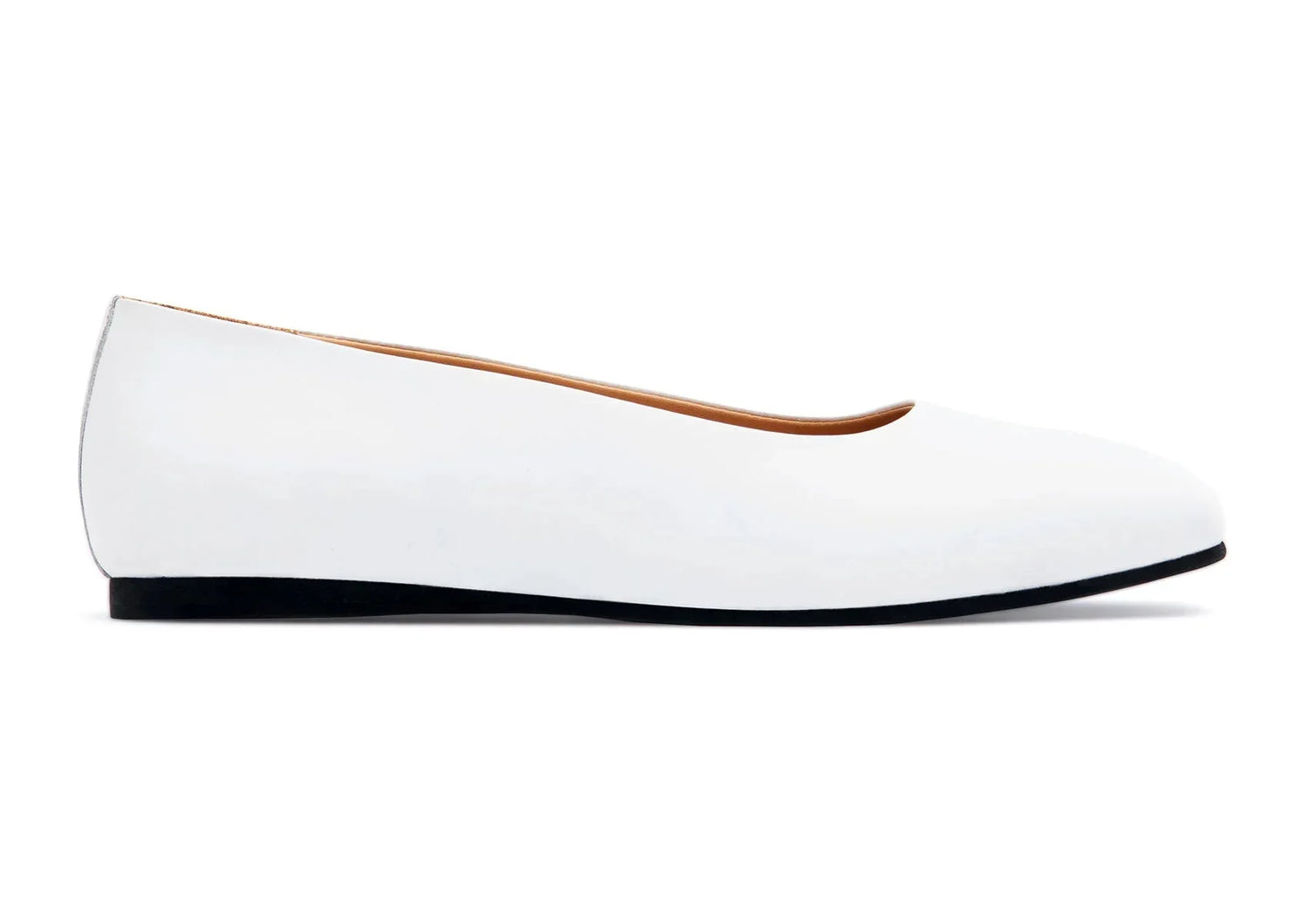 White ballet flat shoe with low black sole, minimalistic and elegant design